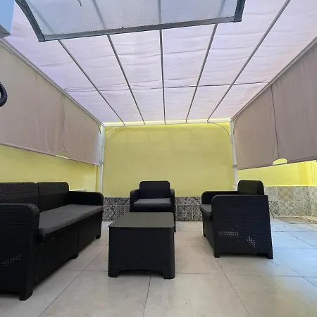 Casa Con Corte Специя