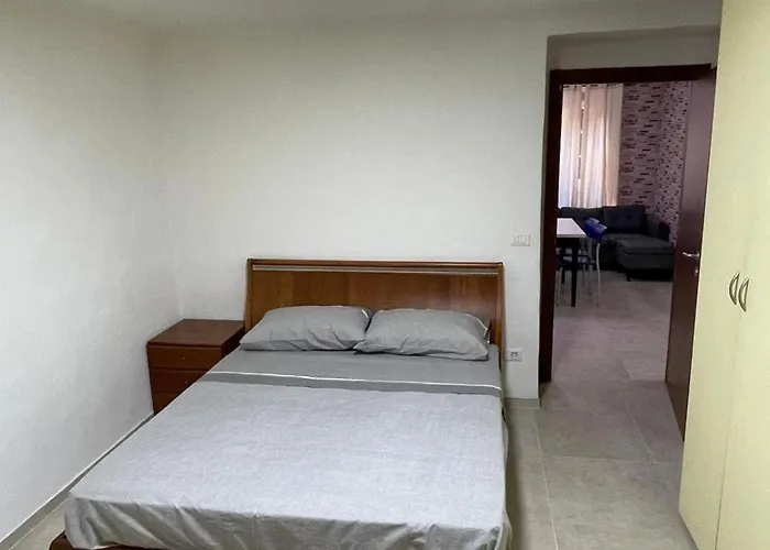 Appartamento Casa Con Corte *